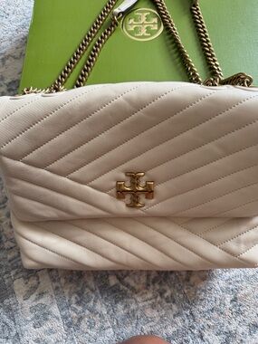 Tory Burch Cream Quilted Leather Chain Shoulder Bag with Gold Logo